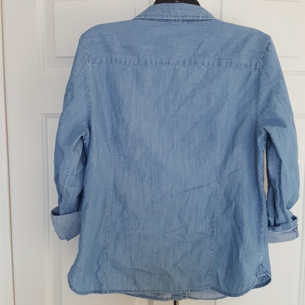 19:02 - 3/$25 Bundle Only - Tommy Hilfiger Denim Shirt - Picture 5 of 15